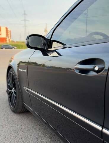 Синій Мерседес Е-Клас, об'ємом двигуна 3.2 л та пробігом 306 тис. км за 11000 $, фото 34 на Automoto.ua