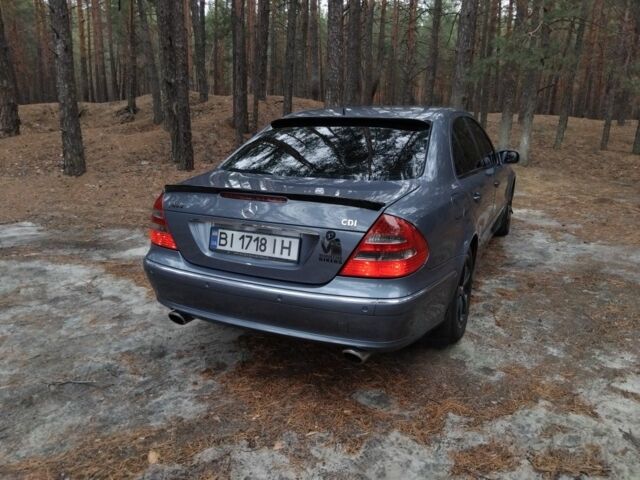 Синий Мерседес Е-Класс, объемом двигателя 4 л и пробегом 320 тыс. км за 6900 $, фото 5 на Automoto.ua