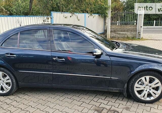 Синий Мерседес Е-Класс, объемом двигателя 2.7 л и пробегом 338 тыс. км за 7199 $, фото 3 на Automoto.ua