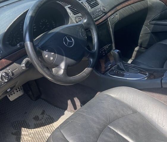 Синій Мерседес Е-Клас, об'ємом двигуна 1.8 л та пробігом 340 тис. км за 7200 $, фото 4 на Automoto.ua