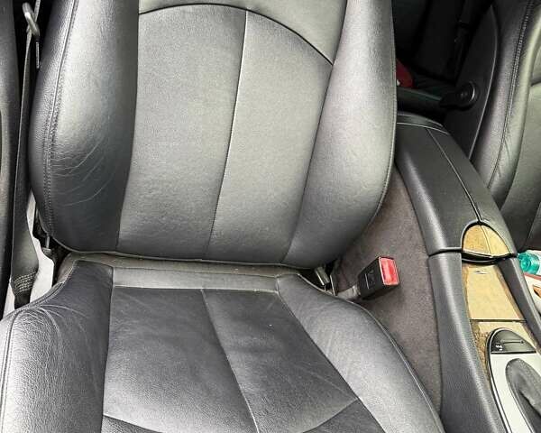 Синій Мерседес Е-Клас, об'ємом двигуна 3.2 л та пробігом 306 тис. км за 11000 $, фото 16 на Automoto.ua