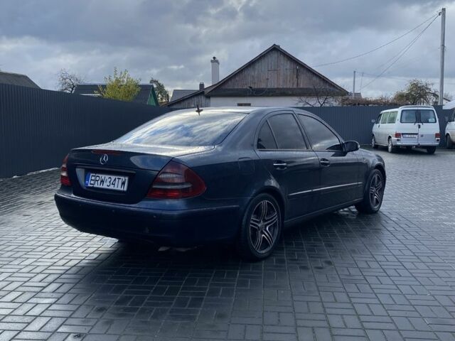 Синий Мерседес Е-Класс, объемом двигателя 2.7 л и пробегом 400 тыс. км за 3350 $, фото 3 на Automoto.ua