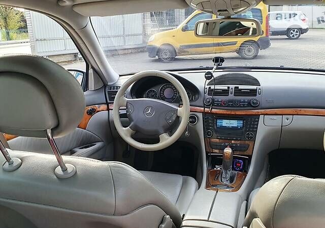 Синий Мерседес Е-Класс, объемом двигателя 2.7 л и пробегом 338 тыс. км за 7199 $, фото 5 на Automoto.ua