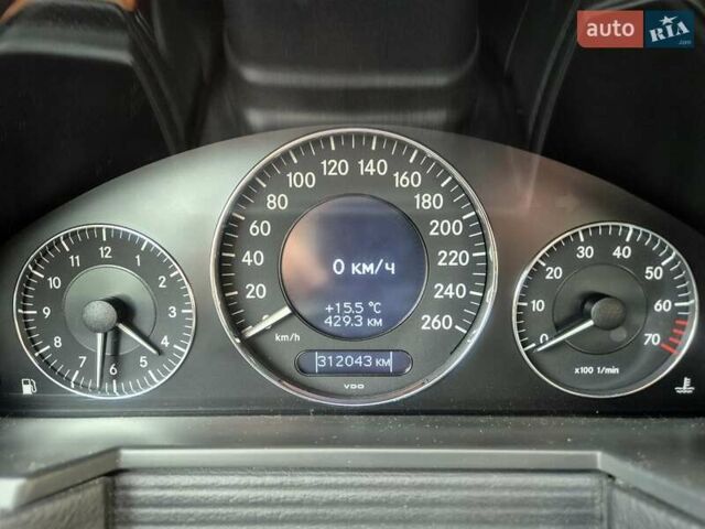 Синий Мерседес Е-Класс, объемом двигателя 1.8 л и пробегом 312 тыс. км за 8200 $, фото 17 на Automoto.ua