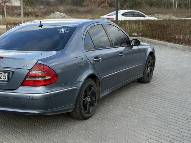 Синій Мерседес Е-Клас, об'ємом двигуна 2.2 л та пробігом 350 тис. км за 3599 $, фото 5 на Automoto.ua