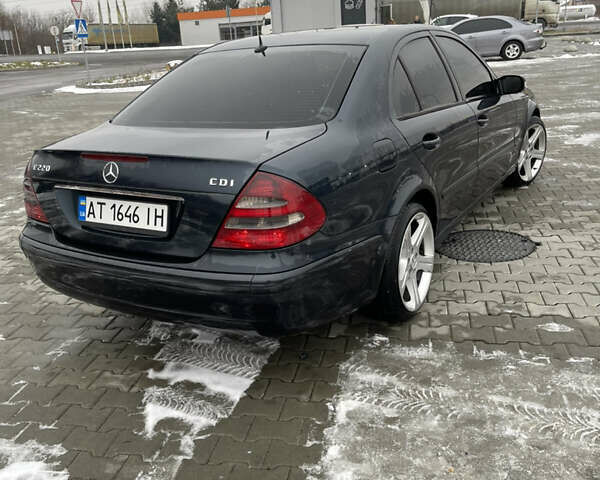 Синий Мерседес Е-Класс, объемом двигателя 2.2 л и пробегом 320 тыс. км за 6800 $, фото 8 на Automoto.ua
