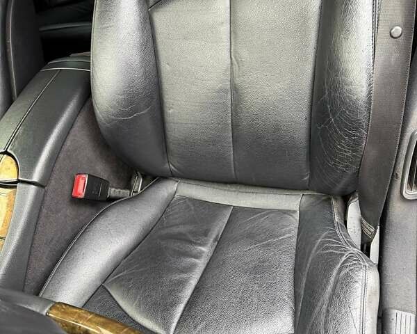 Синій Мерседес Е-Клас, об'ємом двигуна 3.2 л та пробігом 306 тис. км за 11000 $, фото 12 на Automoto.ua