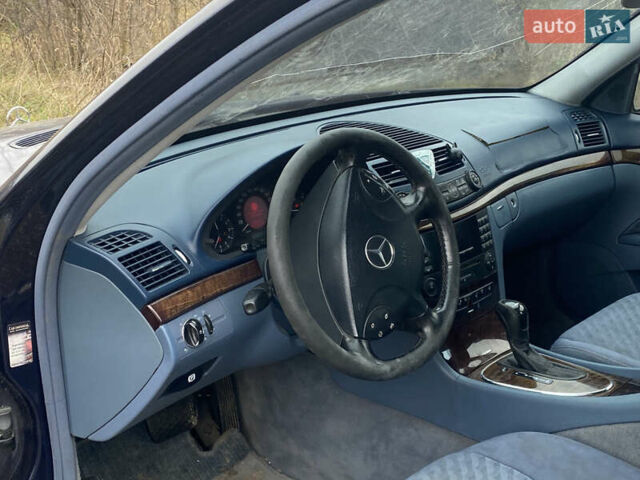 Синий Мерседес Е-Класс, объемом двигателя 2.15 л и пробегом 300 тыс. км за 3000 $, фото 11 на Automoto.ua
