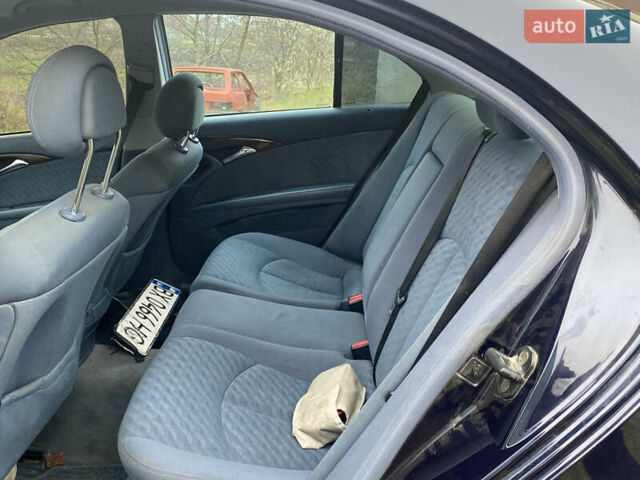 Синий Мерседес Е-Класс, объемом двигателя 2.15 л и пробегом 300 тыс. км за 3000 $, фото 10 на Automoto.ua