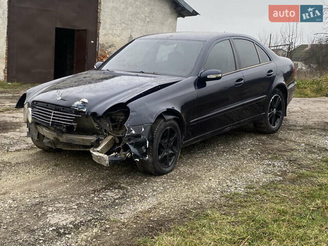 Синий Мерседес Е-Класс, объемом двигателя 2.15 л и пробегом 300 тыс. км за 3000 $, фото 8 на Automoto.ua