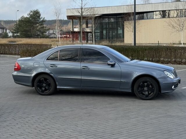 Синій Мерседес Е-Клас, об'ємом двигуна 2.2 л та пробігом 350 тис. км за 3599 $, фото 6 на Automoto.ua