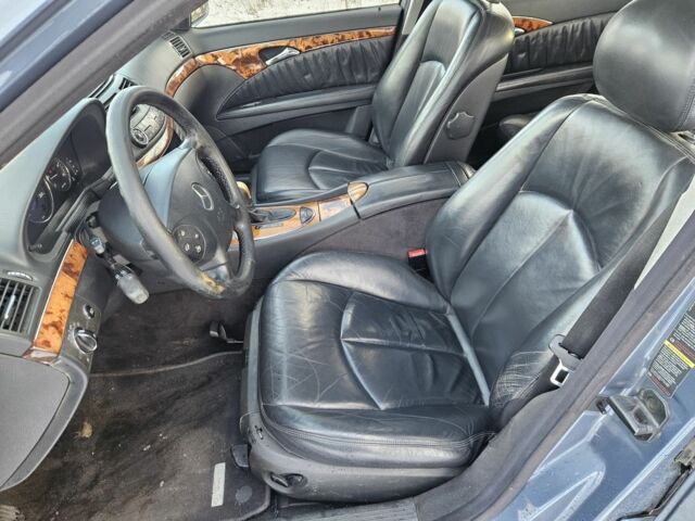 Синий Мерседес Е-Класс, объемом двигателя 2.7 л и пробегом 400 тыс. км за 2800 $, фото 9 на Automoto.ua