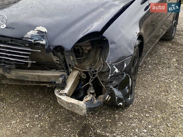 Синий Мерседес Е-Класс, объемом двигателя 2.15 л и пробегом 300 тыс. км за 3000 $, фото 5 на Automoto.ua