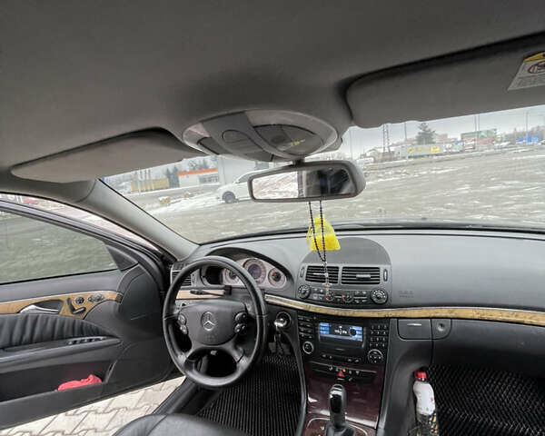 Синий Мерседес Е-Класс, объемом двигателя 2.2 л и пробегом 320 тыс. км за 6800 $, фото 9 на Automoto.ua