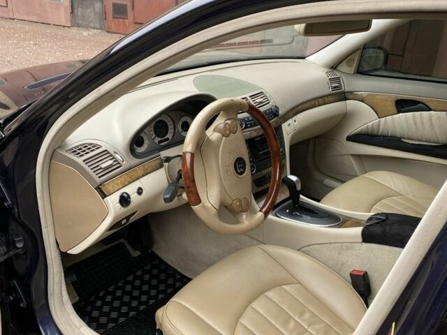 Синий Мерседес Е-Класс, объемом двигателя 3.2 л и пробегом 415 тыс. км за 3800 $, фото 5 на Automoto.ua