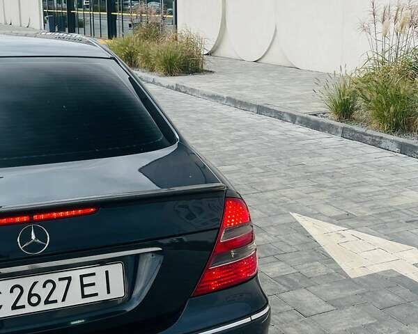 Синій Мерседес Е-Клас, об'ємом двигуна 3.2 л та пробігом 306 тис. км за 11000 $, фото 4 на Automoto.ua