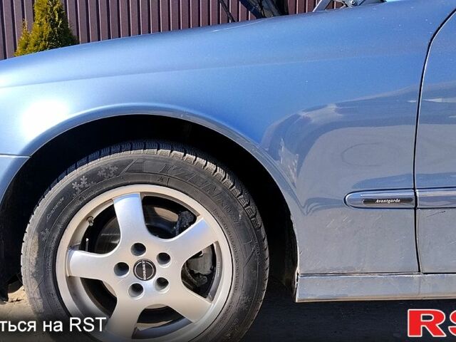 Синій Мерседес Е-Клас, об'ємом двигуна 2.2 л та пробігом 340 тис. км за 7500 $, фото 1 на Automoto.ua