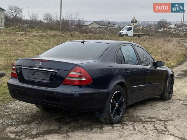 Синий Мерседес Е-Класс, объемом двигателя 2.15 л и пробегом 300 тыс. км за 3000 $, фото 1 на Automoto.ua