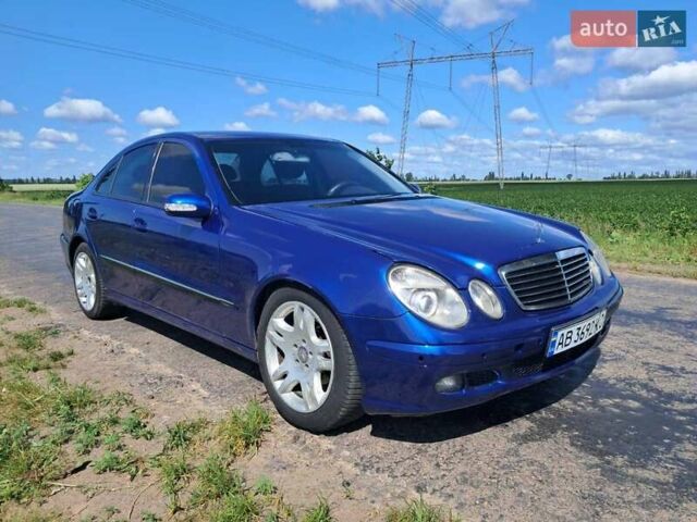 Синій Мерседес Е-Клас, об'ємом двигуна 2 л та пробігом 352 тис. км за 4999 $, фото 1 на Automoto.ua
