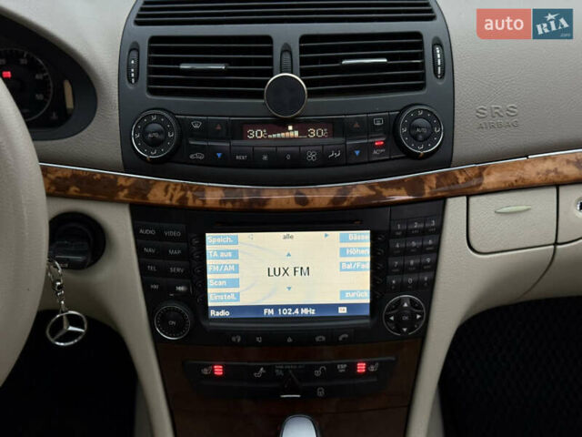 Синій Мерседес Е-Клас, об'ємом двигуна 3.22 л та пробігом 382 тис. км за 5990 $, фото 41 на Automoto.ua