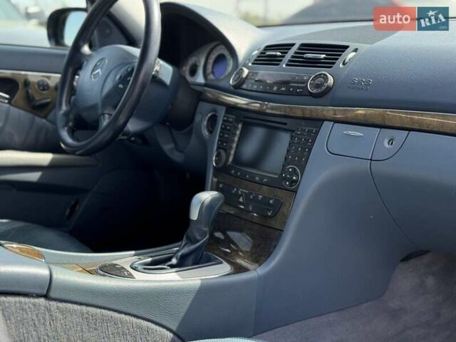 Мерседес Е-Клас 2005 у Львові на Automoto.ua Синій Мерседес Е-Клас, об'ємом двигуна 3.5 л та пробігом 318 тис. км за 8000 $, фото 16 на Automoto.ua