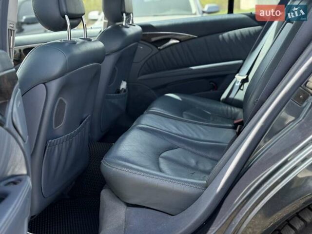Мерседес Е-Клас 2005 у Львові на Automoto.ua Синій Мерседес Е-Клас, об'ємом двигуна 3.5 л та пробігом 318 тис. км за 8000 $, фото 15 на Automoto.ua