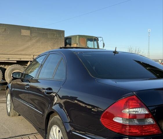 Синий Мерседес Е-Класс, объемом двигателя 3.2 л и пробегом 320 тыс. км за 3999 $, фото 6 на Automoto.ua