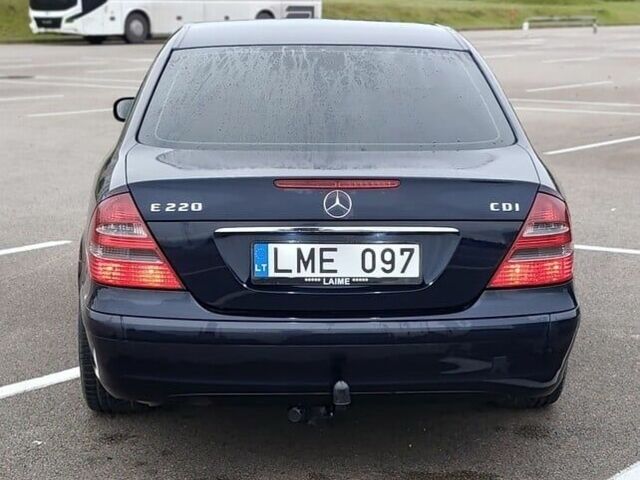 Синий Мерседес Е-Класс, объемом двигателя 0 л и пробегом 219 тыс. км за 2600 $, фото 5 на Automoto.ua