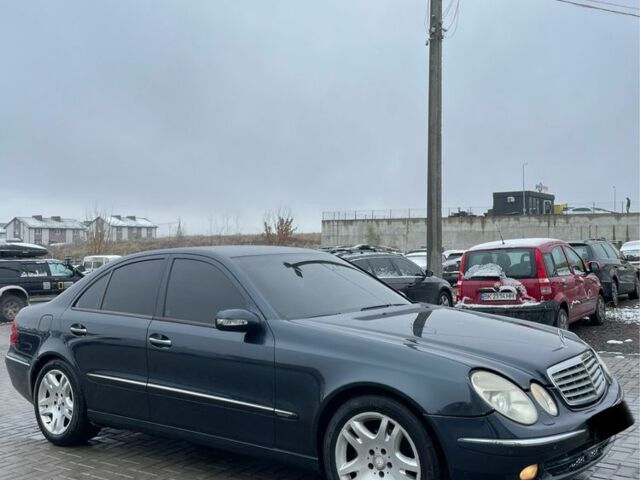 Синій Мерседес Е-Клас, об'ємом двигуна 3.2 л та пробігом 340 тис. км за 3999 $, фото 1 на Automoto.ua