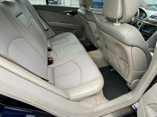 Синий Мерседес Е-Класс, объемом двигателя 3 л и пробегом 355 тыс. км за 7900 $, фото 7 на Automoto.ua