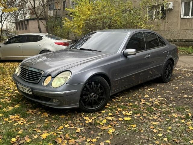 Синій Мерседес Е-Клас, об'ємом двигуна 3.2 л та пробігом 300 тис. км за 4800 $, фото 1 на Automoto.ua