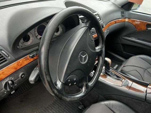 Синий Мерседес Е-Класс, объемом двигателя 3.2 л и пробегом 329 тыс. км за 4639 $, фото 8 на Automoto.ua