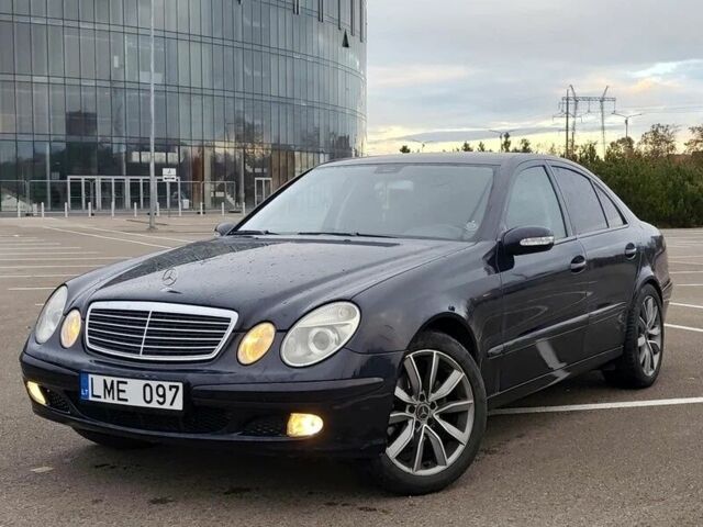 Синий Мерседес Е-Класс, объемом двигателя 0 л и пробегом 219 тыс. км за 2600 $, фото 1 на Automoto.ua