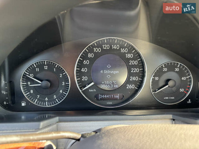 Синій Мерседес Е-Клас, об'ємом двигуна 2.15 л та пробігом 344 тис. км за 6500 $, фото 5 на Automoto.ua