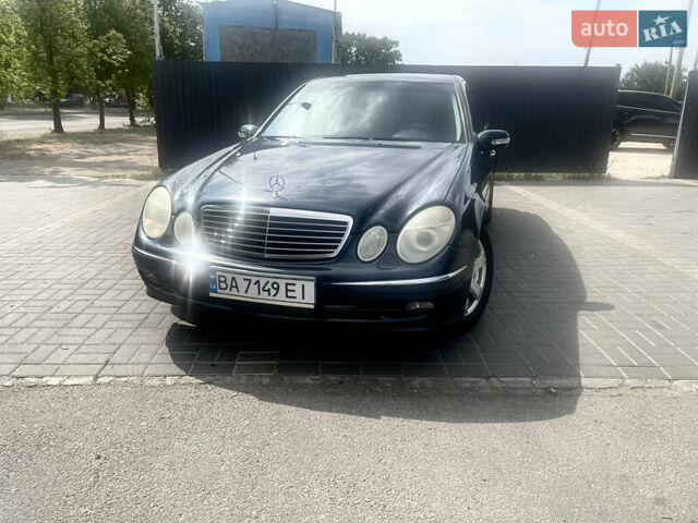 Синий Мерседес Е-Класс, объемом двигателя 1.8 л и пробегом 272 тыс. км за 6999 $, фото 8 на Automoto.ua