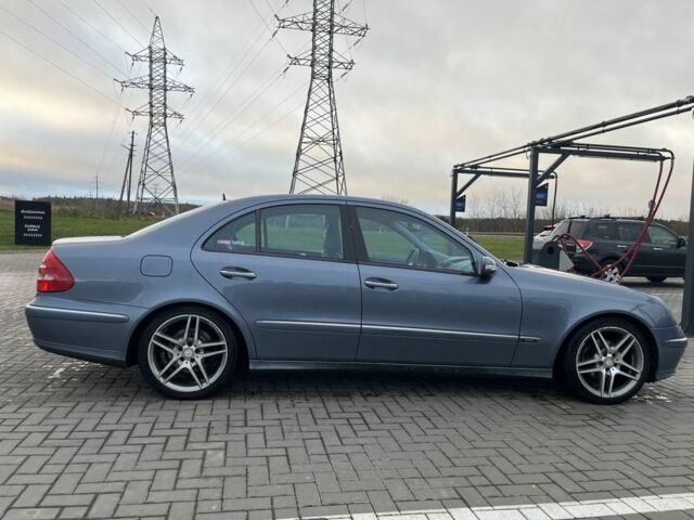 Синий Мерседес Е-Класс, объемом двигателя 3.2 л и пробегом 329 тыс. км за 4639 $, фото 2 на Automoto.ua