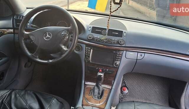 Синий Мерседес Е-Класс, объемом двигателя 1.8 л и пробегом 390 тыс. км за 6200 $, фото 1 на Automoto.ua