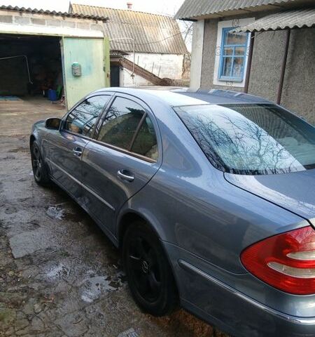 Синий Мерседес Е-Класс, объемом двигателя 1.8 л и пробегом 299 тыс. км за 7000 $, фото 20 на Automoto.ua