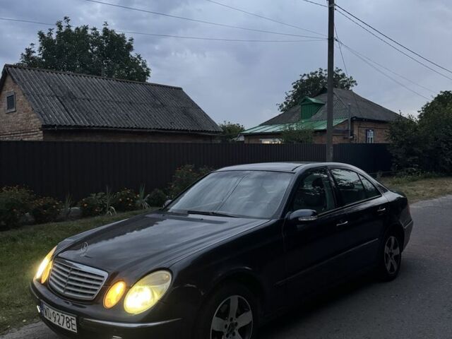 Синий Мерседес Е-Класс, объемом двигателя 1.8 л и пробегом 350 тыс. км за 2697 $, фото 22 на Automoto.ua