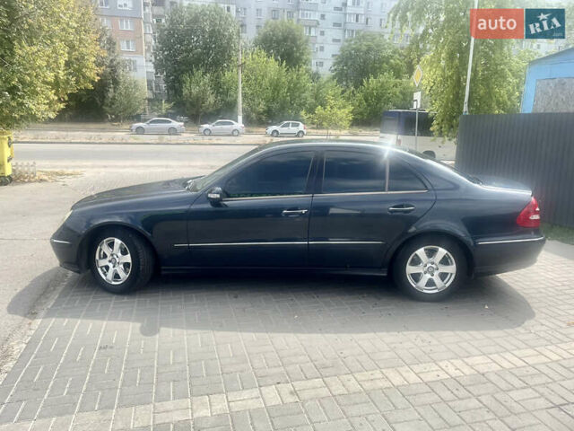 Синий Мерседес Е-Класс, объемом двигателя 1.8 л и пробегом 272 тыс. км за 6999 $, фото 5 на Automoto.ua
