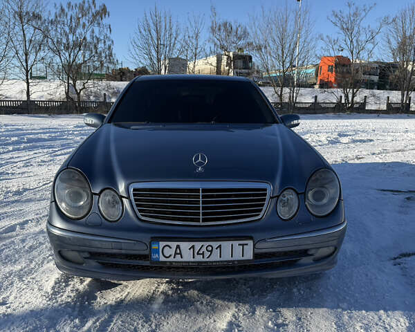 Синій Мерседес Е-Клас, об'ємом двигуна 3 л та пробігом 348 тис. км за 8250 $, фото 1 на Automoto.ua