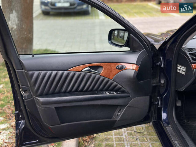 Синий Мерседес Е-Класс, объемом двигателя 2.15 л и пробегом 375 тыс. км за 10200 $, фото 13 на Automoto.ua