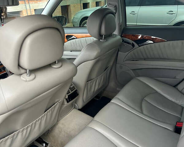 Мерседес Е-Класс 2006 в Киеве на Automoto.ua Синий Мерседес Е-Класс, объемом двигателя 2.15 л и пробегом 380 тыс. км за 10200 $, фото 15 на Automoto.ua