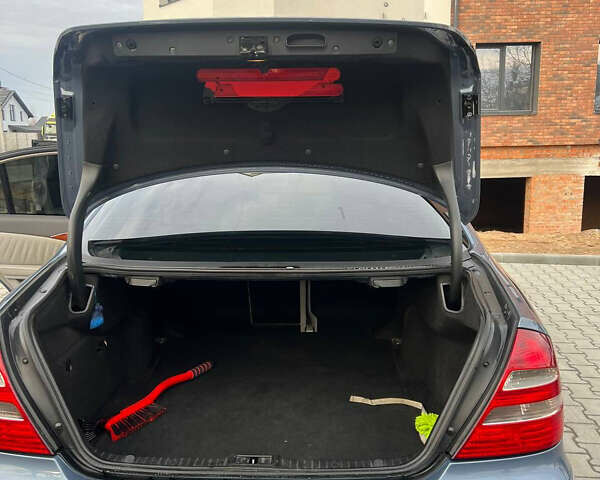 Мерседес Е-Класс 2006 в Киеве на Automoto.ua Синий Мерседес Е-Класс, объемом двигателя 2.15 л и пробегом 380 тыс. км за 10200 $, фото 17 на Automoto.ua