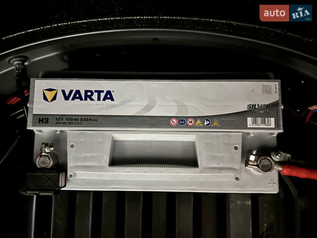 Синий Мерседес Е-Класс, объемом двигателя 2.15 л и пробегом 375 тыс. км за 10200 $, фото 39 на Automoto.ua