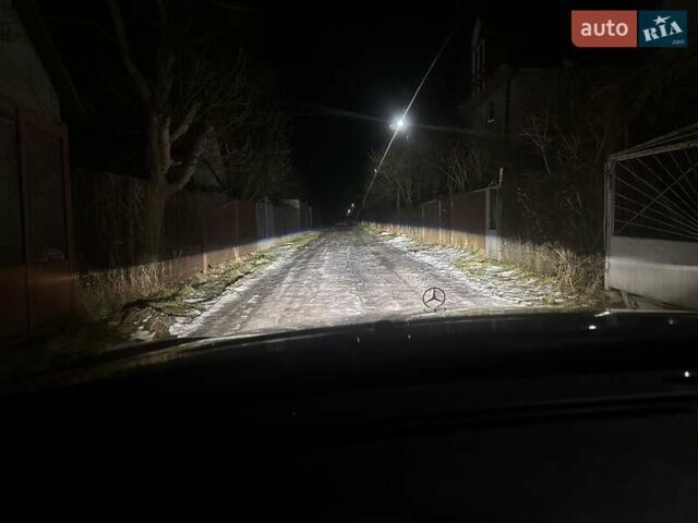 Синий Мерседес Е-Класс, объемом двигателя 2.15 л и пробегом 375 тыс. км за 10200 $, фото 48 на Automoto.ua