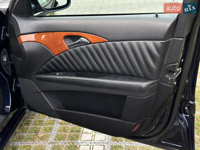 Синий Мерседес Е-Класс, объемом двигателя 2.15 л и пробегом 375 тыс. км за 10200 $, фото 16 на Automoto.ua