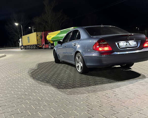 Мерседес Е-Класс 2006 в Киеве на Automoto.ua Синий Мерседес Е-Класс, объемом двигателя 2.15 л и пробегом 380 тыс. км за 10200 $, фото 3 на Automoto.ua