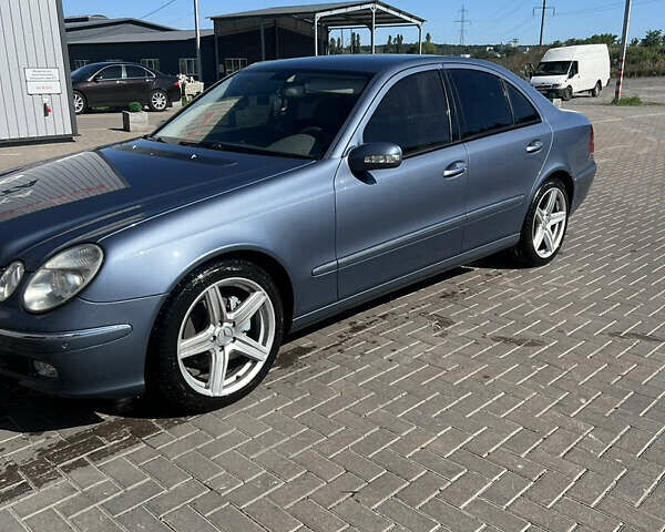 Мерседес Е-Класс 2006 в Киеве на Automoto.ua Синий Мерседес Е-Класс, объемом двигателя 2.15 л и пробегом 380 тыс. км за 10200 $, фото 18 на Automoto.ua