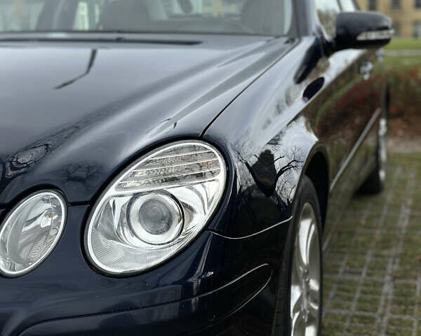 Синий Мерседес Е-Класс, объемом двигателя 2.15 л и пробегом 375 тыс. км за 10200 $, фото 11 на Automoto.ua